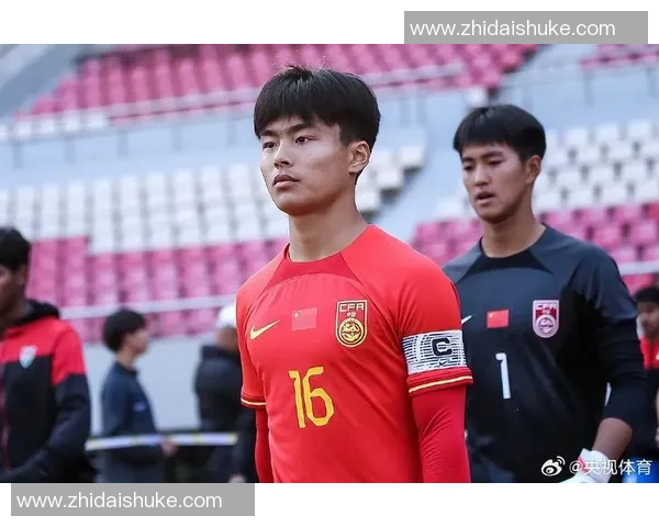 虎父无犬子，鲁尼儿子独中四元助曼联U16以6-4战胜诺维奇U16